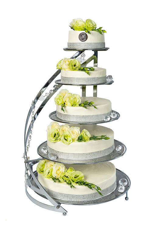 Tort ślubny na zdjęciu produktowym